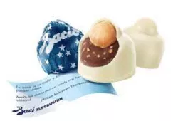 Perugina Baci pralinky z bielej, mliečnej a horkej čokolády v krabičke 200g thumbnail-2